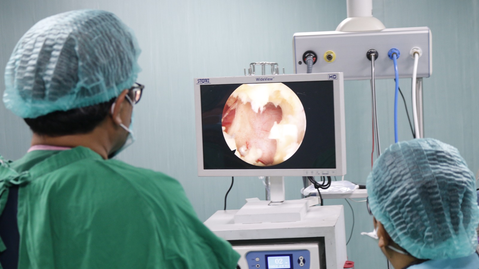 operasi saraf kejepit di leher - Lamina Pain and Spine Center